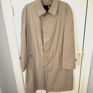 Gleneagles Men's Trench Coat, size 40R